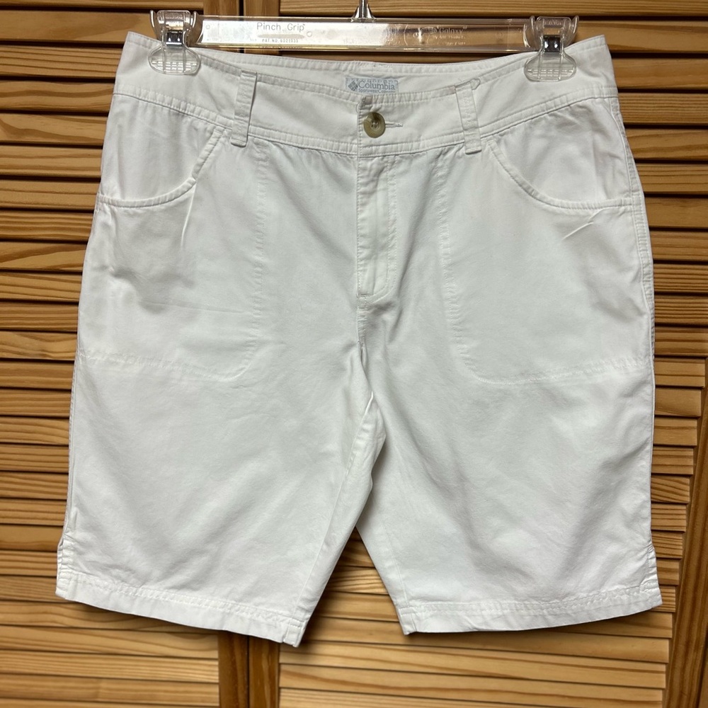 Women’s  white Bermuda shorts size 10 comfort cool cotton beach lake